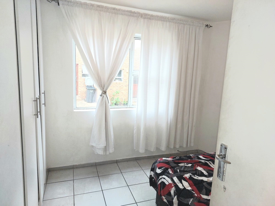 2 Bedroom Property for Sale in Oakglen Western Cape